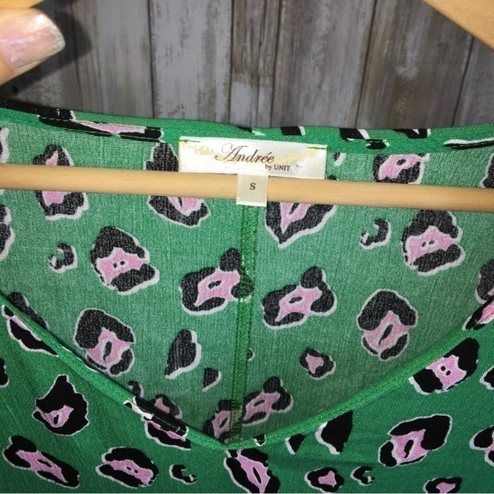 Andree Green & Pink Leopard Print Blouse - Picture 4 of 4